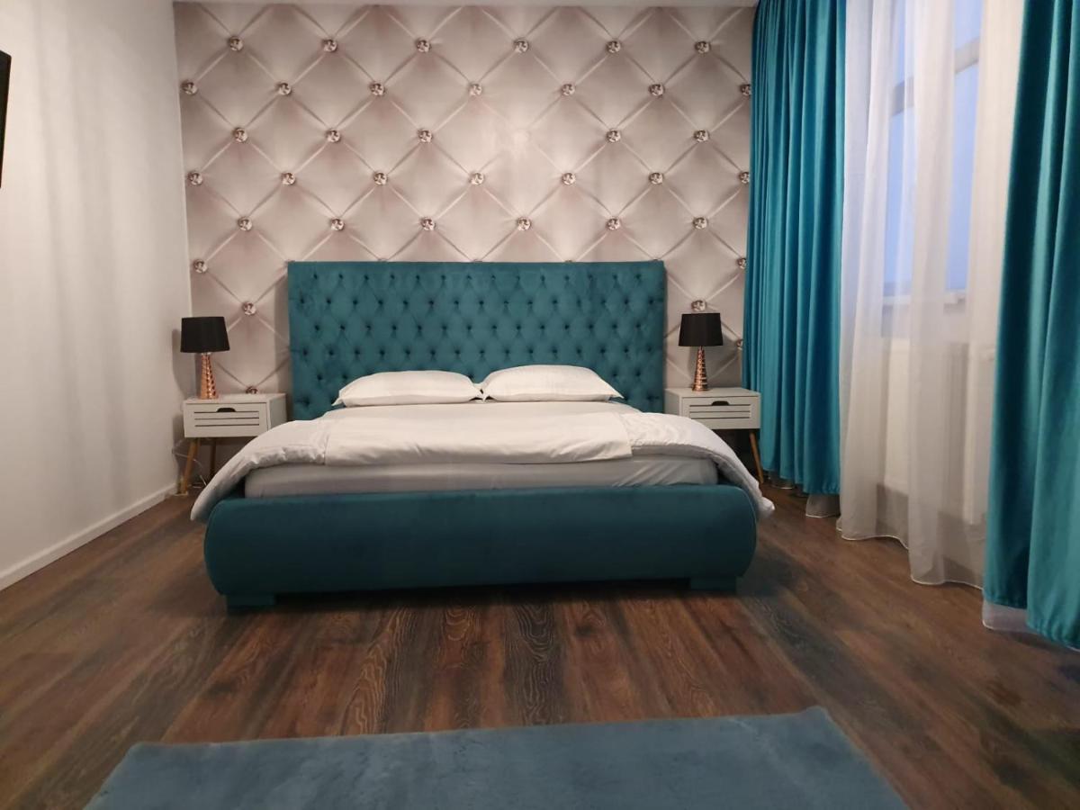 Garsonierre Central Luxury Targu Jiu Exterior photo