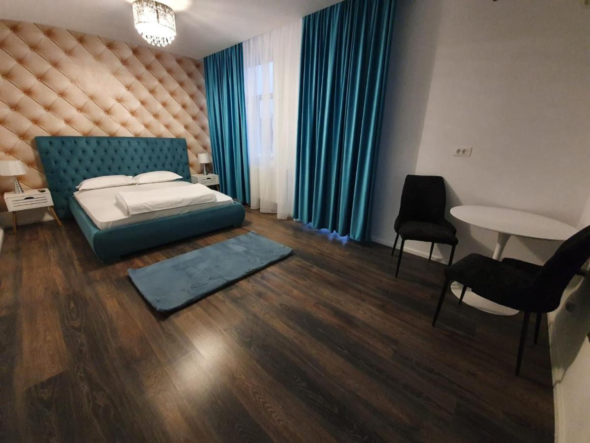 Garsonierre Central Luxury Targu Jiu Exterior photo